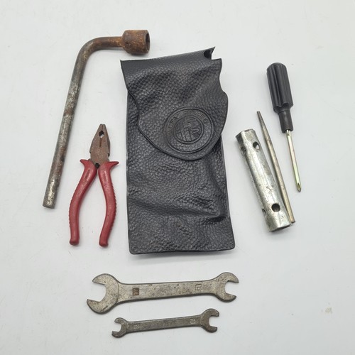 Alfa romeo toolkit - romeo, wrench
