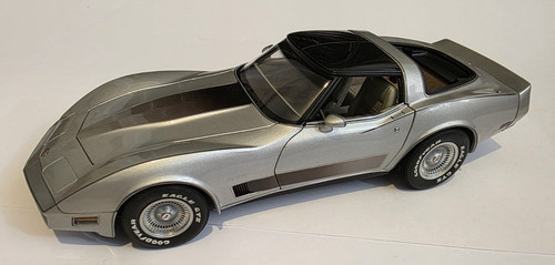 Autoart 1982 corvette - 1:18,