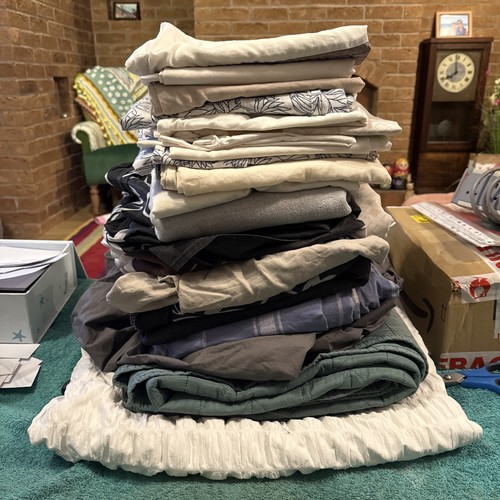 Bedding job lot pillow - lot,