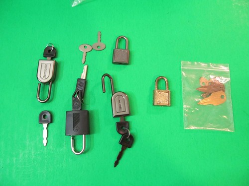 Various luggage locks keys - various, &