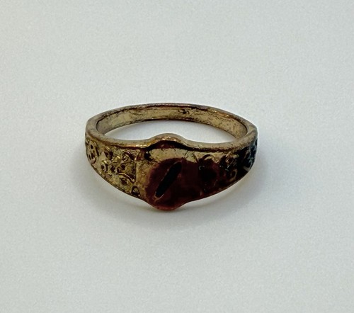 Vintage gold tone signet - vintage,