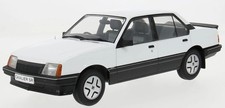 1:18 Model Car Group MCG 18582 Vauxhall Cavalier SRi (RHD) White 1981