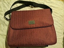 Oyster 3 Changing Bag Berry