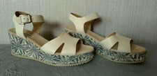 CLARKS BEIGE LEATHER UPPER WEDGE HEEL SANDALS. SIZE: 5  UK. (WORN ONCE INDOORS)