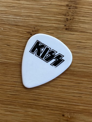 Paul stanley guitar - stanley, pick