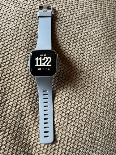 Fitbit versa smartwatch - fitbit,