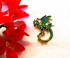 CLASSIC PIN BROOCH GREEN