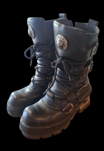 Super cool new - cool, boots