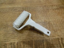 JOHN LEWIS Plastic Lattice Pastry Roller Cutter