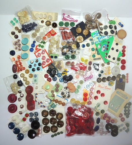 Mostly vintage buttons job - , lot