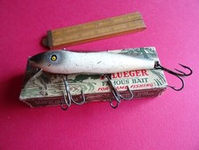 A USED VINTAGE BOXED 5"
