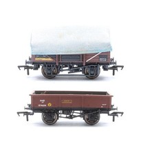 BACHMANN 'OO' GAUGE LOT OF 2 BR BROWN ASSORTED CHINA CLAY/ SAND TIPPLER WAGONS