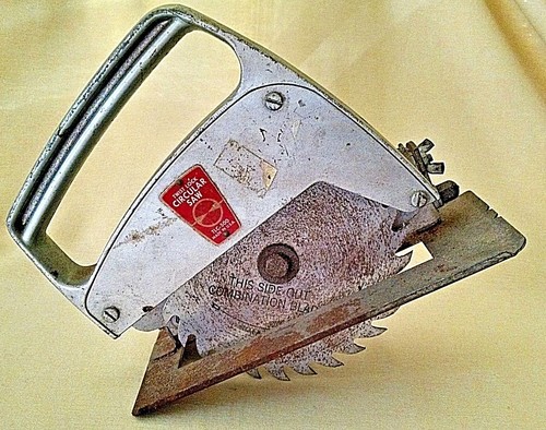 Twist lock circular - lock, saw