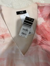 Stunning Wallis Comfortable