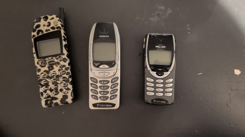 Vintage nokia cell phone - vintage, lot