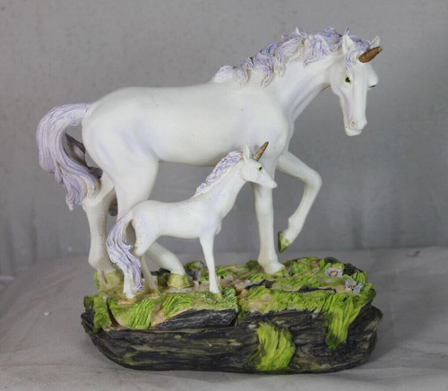 19cm white unicorn foal - &,