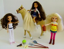Moxie Girlz Horse With 3 Dolls 