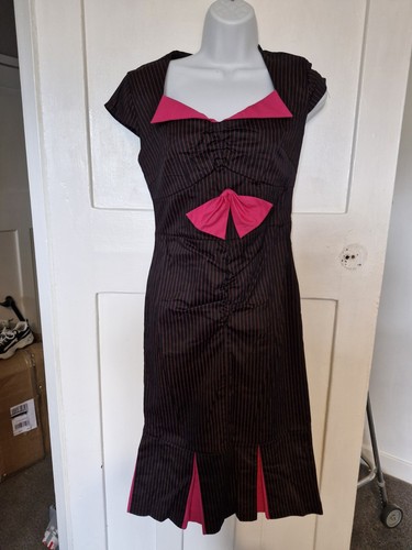 Very lovely size med gothic - med,