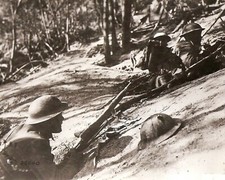American Soldiers pinned down
