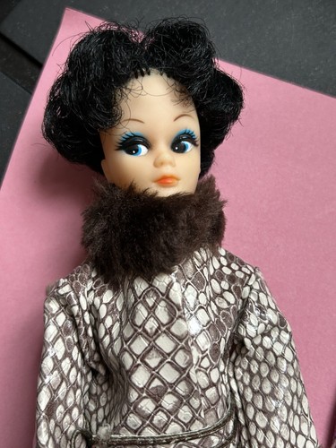 Vintage 1970s barbie - 💛,