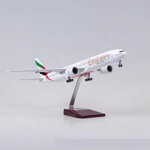 Emirates airways b777 300er - emirates,