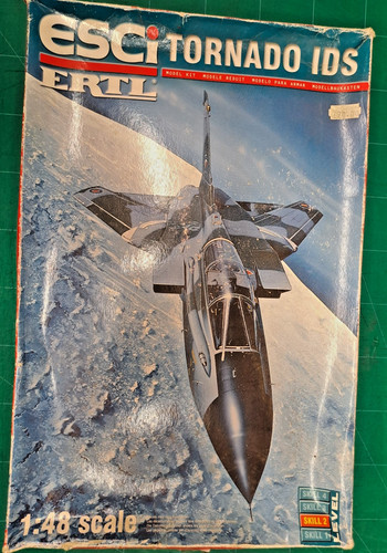 Esci ertl tornado ids kit - ertl, 1:48