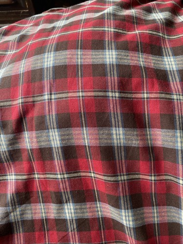 Metres red checked - 9.80,