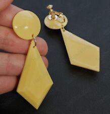 CLIP ON geometric YELLOW FACET