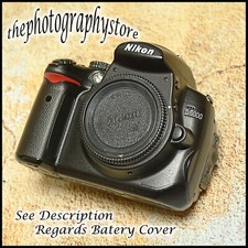 Low Shutter Count Nikon D5000 Digital SLR Camera + Charger and Battery