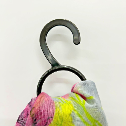 Hangers display for scarf - display,