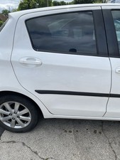 TOYOTA YARIS DRIVER SIDE REAR