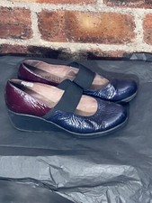 WONDERS CLARET/NAVY CRACKLE PATENT WEDGE SHOES SIZE 5