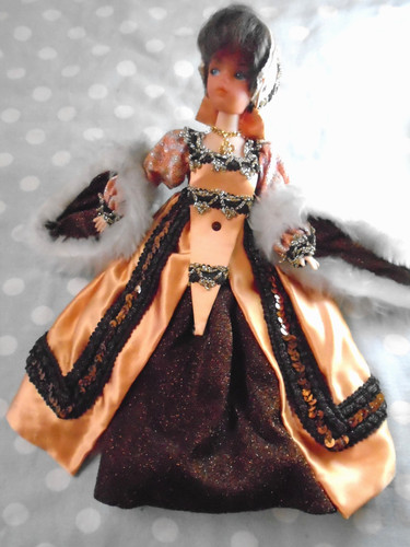 Vintage 1960 doll in - 1960'/70's,