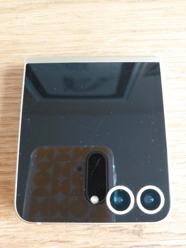 Samsung galaxy flip - samsung, phone
