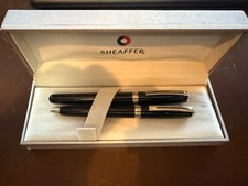 Vintage SHEAFFER Set of Black Matching Fountain & Ballpoint Pen in Case