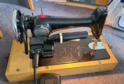 Singer sewing machine - machine, class