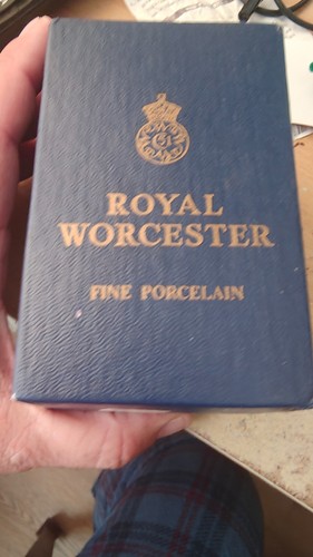 Royal worcester fine porcelain - royal,