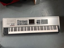 Roland Fantom-X8: Fully Weighted 88-Key Piano Synth Workstation Keyboard & Case