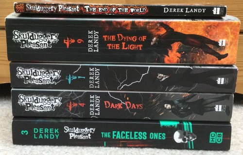 Skullduggery pleasant books - 5x,