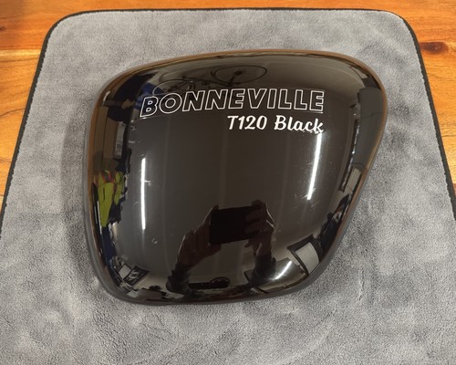 Triumph bonneville side - triumph,