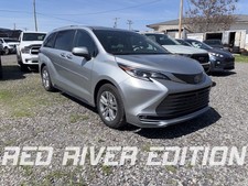 2023 Toyota Sienna Platinum