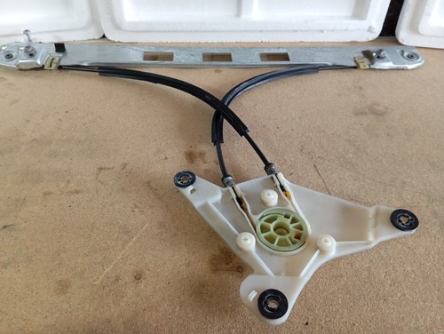 Front left window regulator - front,