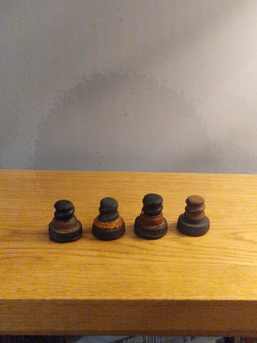 Antique vulcanite screw - 4x,