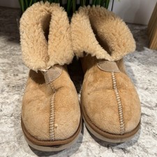 UGG Mate 7100 sand-colored