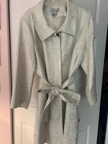 Simonton says vintage metallic - simonton,