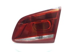 VOLKSWAGEN PASSAT Tail Light