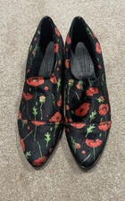 NEW Women’s Rob White