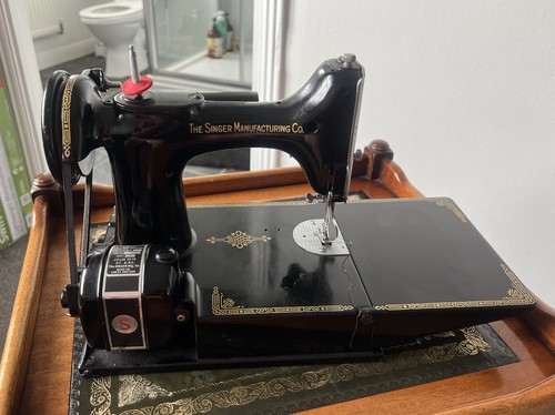 Vintage singer featherweight - singer,