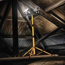 Halogen Twin Head Tripod Work Light 110V