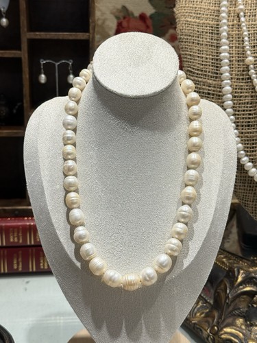 Baroque pearl necklace hand - necklace,
